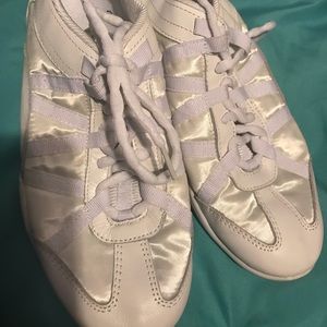 Nfinity evolution cheer shoes